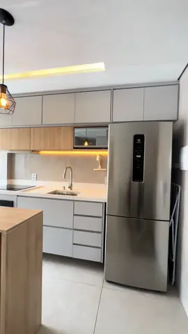 Puxadores para a cozinha do seu apartamento ✨ #interiordesign #apartamento #moveisplanejados #cozinhaplanejada 