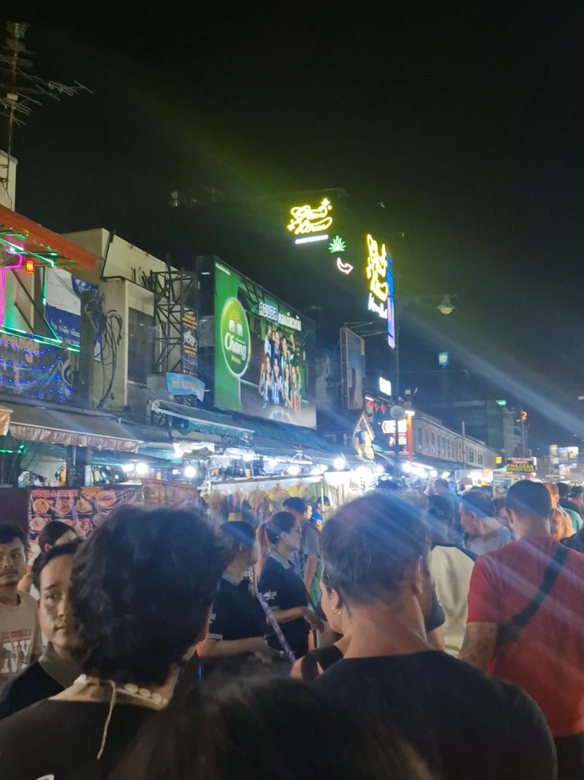 khaosan road #bangkok #thailand #perte #faryou #thailand🇹🇭 #traveltiktok #f  #nightlife #travelvlog 