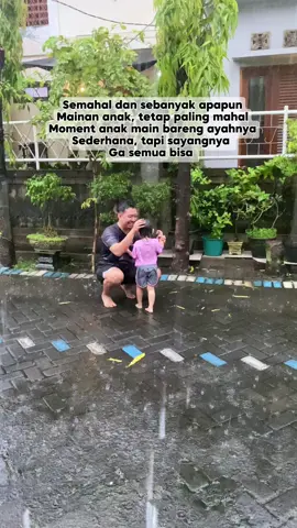 Ayah dan anak perempuanya 🫶 selamanya ayah akan selalu punya porsi sendiri untuk anak2nya yang tidak pernah tergantikan oleh siapapun🤍 . . #ayahdananak #ayahdananakperempuannya #ayahdananakperempuan 