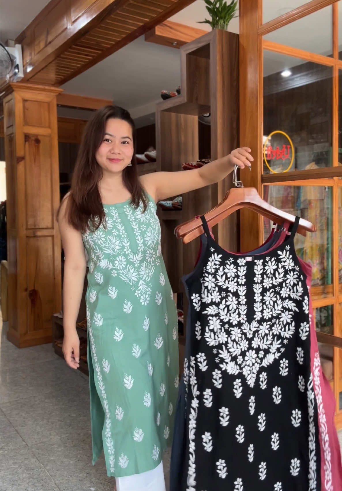 Chikankari Kurti matched with 3rd quarter pant❤️ Size mentioned in the top of video. Length 40 inch Kurti Fabric: High quality Rayon cotton #urvasiofficial #shortkurti #shortkurtiinnepal