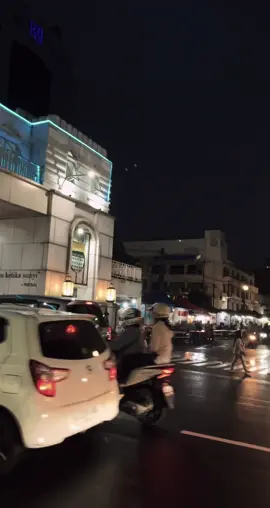 kenapa bandung? #bandung #braga #bandungkotakembang #bandunghits #bandungpunya #bragacitywalk #jalanasiaafrika #kepadanoor 