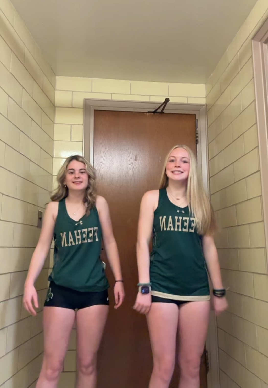 Bathroom TikTok’s!! Track photos 😛📸 @kmilli ❤️‍🔥  #track #sprint #fyp #field #foryou #viral #photography 