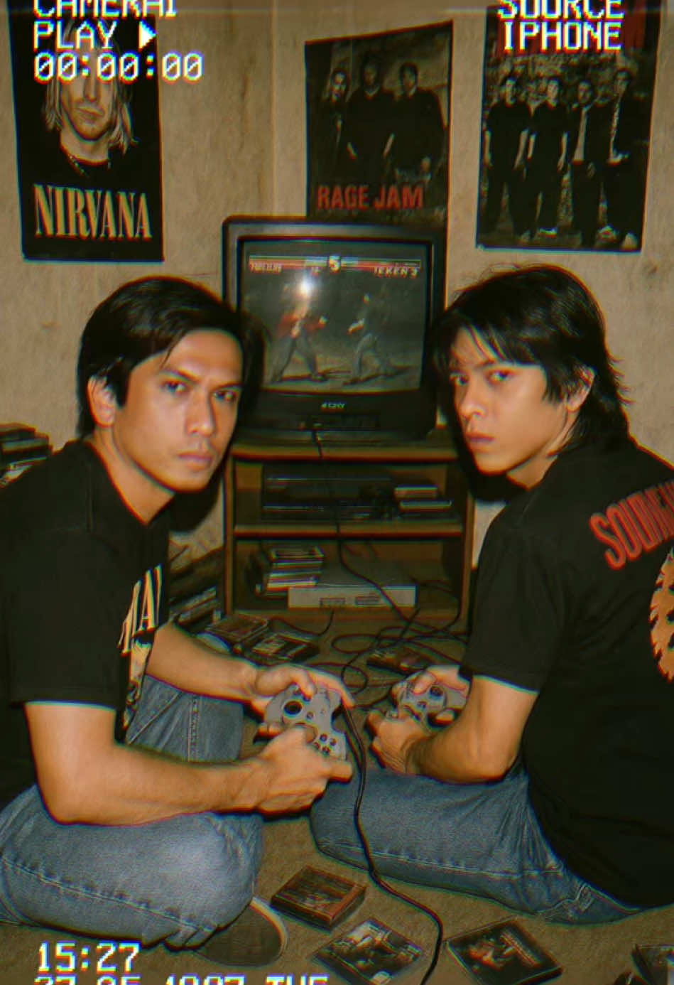 Bang @Ariel Noah ijin post lama kita waktu masih suka main ps1 di rumah.  #fyp #trend #ai #chatgpt #arielnoah #peterpan #noah #sahabatnoah #capcut #retro 
