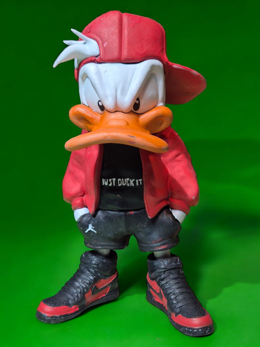 Donald duck! From Urban Vibes Collection. https://cults3d.com/:2887127 #multicolor #bambulab #donaldduck #disney #streetwear #ams #cults3d #3dprinting #bugs #art 