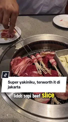 Mampir ke Super Yakiniku PIM 1 yang katanya all you can eat ter-worth it di Jakarta! Dari beef slice less fat sampai karubi berlemak semua ada, dan yang paling penting: bukan daging meltik! Side dish-nya juga lengkap: ada chawanmushi, kimchi, japchae, sampai dessert Japanese milk pudding + vanilla ice cream! Kalau suka Gyu-Kaku, ini bisa jadi alternatif yang lebih ramah di kantong. Wajib coba sih! #YakinikuJakarta #AllYouCanEatJakarta #SuperYakiniku #ReviewMakanan #MakanEnak #KulinerJakarta #AYCEJakarta #YakinikuEnak #BeefLover #MakanBersama #HalalFoodJakarta #FoodieID #WagyuBukanMeltik #JapaneseBBQ #foodreviewindonesia #CapCut 
