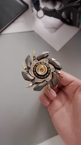 It’s super cool fidget spinner toy. It make me really relax.perfect for strew relief,focus,or just showing off.#fidgettoys #fidgetspinner #asmr #techtok 
