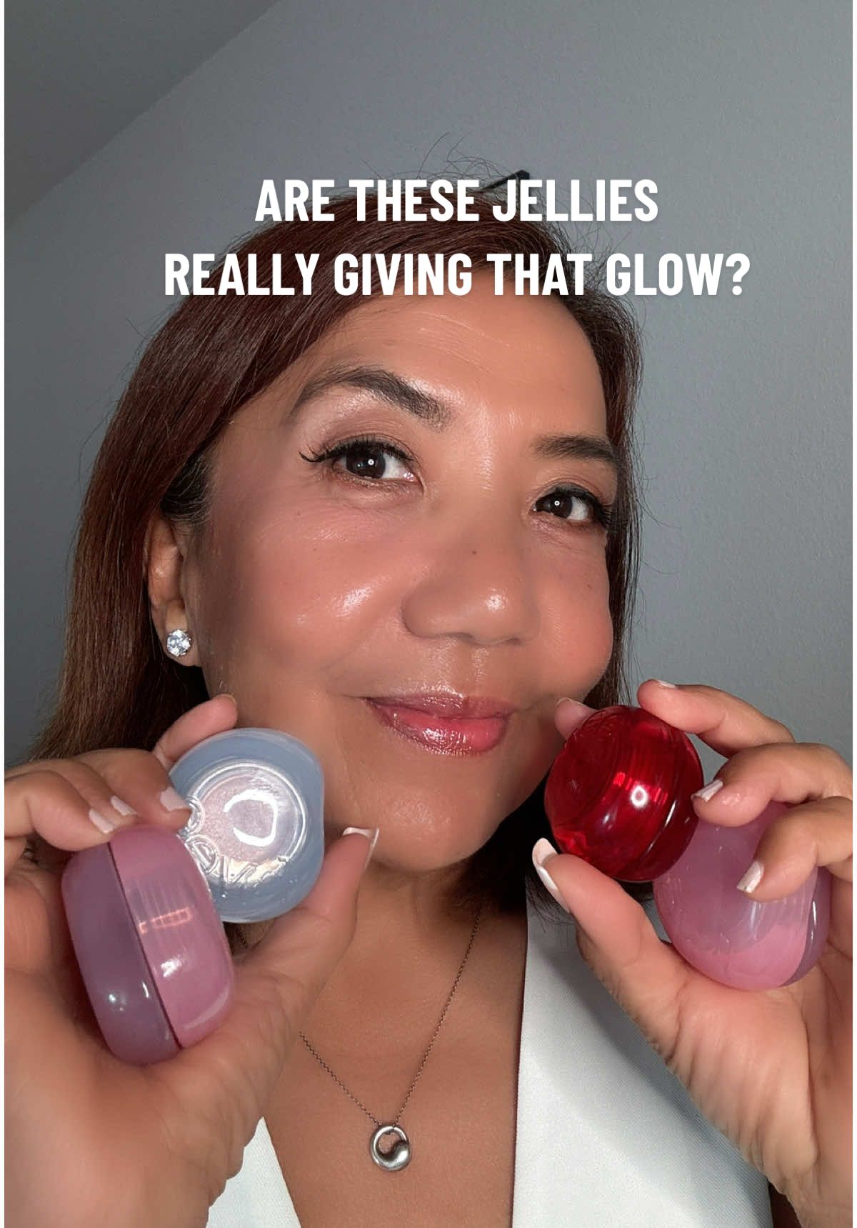 Of course, they do! Glow goals, unlocked! These jelly pots are non-sticky, bouncy, and give the juiciest natural flush—like skincare and makeup had a cute baby. So hydrating, so glowy, so Fwee. #fwee #puddingpot #jellypot #glowyjellypot #blurrypuddingpot #glowymakeup #gloss #blushbalm #highlighter #viral #fyp #foryou #trend @fwee 
