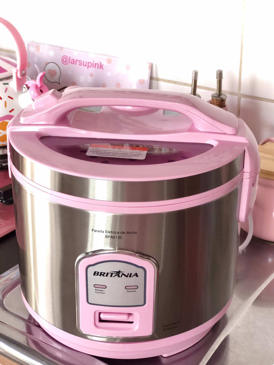 E ELA CHEGOUUUU 💖💖💖💖 minha panela elétrica de arroz ROSA da @britaniaeletro 💖💖💖💖💖💖💖 sério é um espetáculooooo #britânia #pinklovers #panelaeletricabritania #casarosa #cozinharosa #panelarosa 