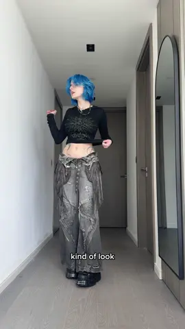 been wearing that top non stop 