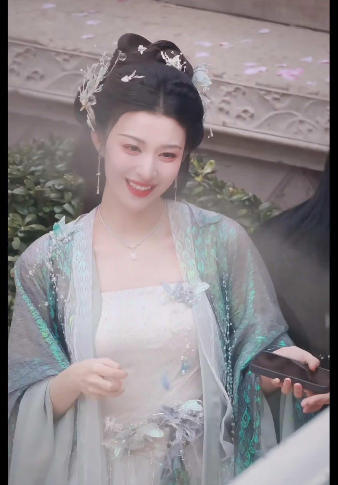 Tiên nữ 🧚‍♀️ Sao có thể cười xinh yêu như thế được cơ chứ #wangchuran #vươngsởnhiên #conrathethongginua #王楚然 #thanhhathethong #duuvanam #庾晚音 #howareyou #xuhuong #xh 