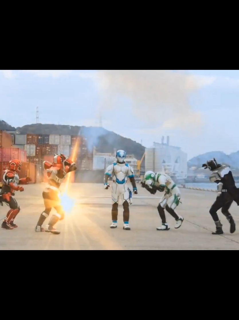 ENOUGH WITH THE EXPLOSIONS #dogengers #tokusatsu #fypage 