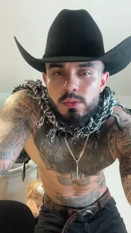 Leo sus comentarios. #gay #gaytiktok hombres masculinos guapos boxer o nada Hombres sin la camisa Chicos guapos sin playera con cuadritos hombres en sin camisa gay gym hombres guapos en boxer hombres guapos pa la racha Videos de hombres de machos a hombres