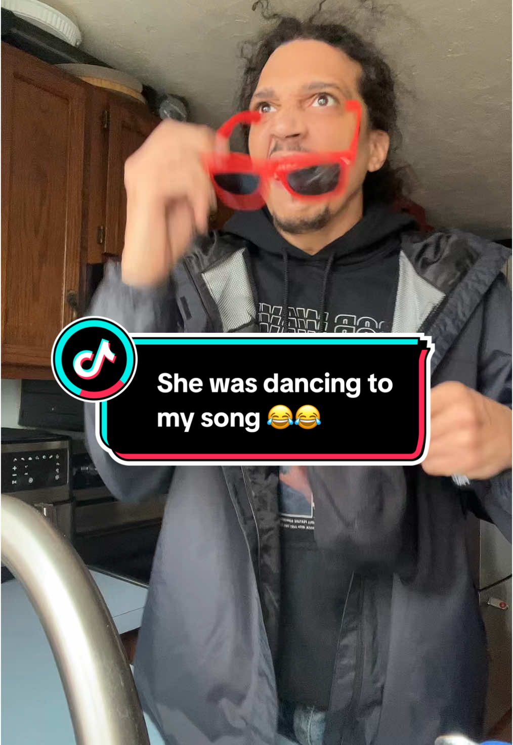 Quick turn up !! 🔥😂😂😂😂 Enjoy !!   #chrisbrown #chrisbrownofficial #funny #lipsing #kitchen #viral