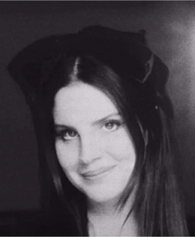 @𝓵𝓾 aquí está el que me pediste #lanadelrey #lanadelreyedit #unreleased #unreleasedlanadelrey #caughtyouboy #lyric #lyricsvideos #letras #lanastans #paratii #paratí #fyp 