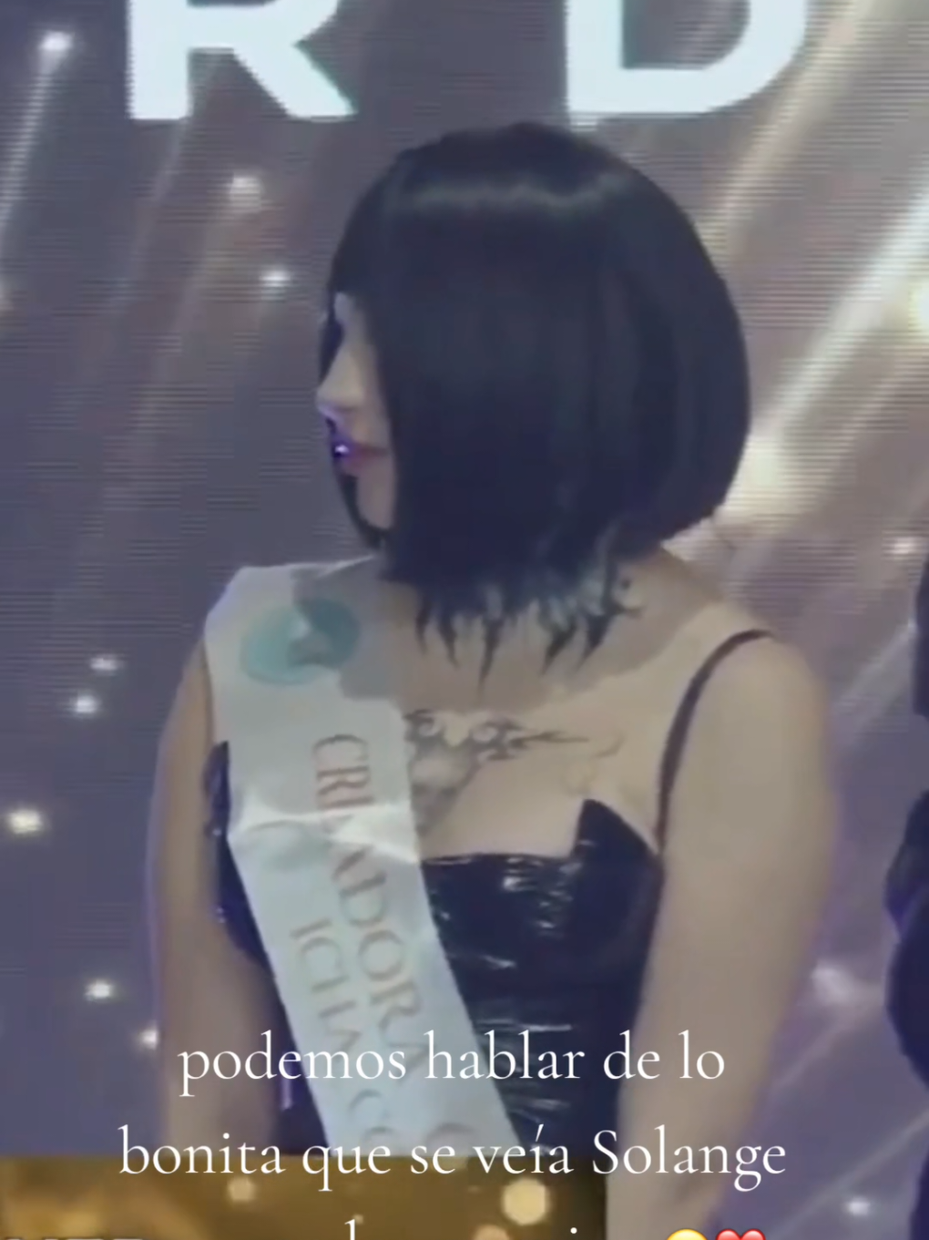 parecía una muñequita 😭 hasta el presentador dijo que se veía súper guapa, no entiendo pq la critican tanto ella ya se ha disculpado, dejen la obsesión, también es una persona que merece respeto y una segunda oportunidad, usa filtros? tiene inseguridades como todos y poco a poco los está dejando, ha dicho cosas q no pero lo está intentando cambiar y en vez de dejarla en paz la siguen atacando, sean conscientes del impacto de sus palabras  #solange #arsmate #paratiiiiiiiiiiiiiiiiiiiiiiiiiiiiiii #menoshatemasamor #warensita 