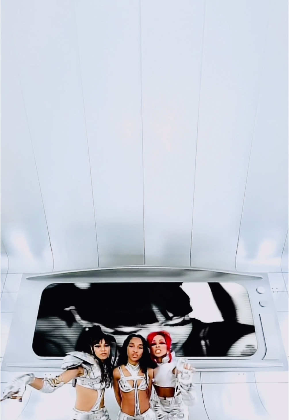 Don’t want no scrubs……… #TLC #NoScrubs #90sRnB #ThrowbackVibes #GirlGroupLegends #Y2KStyle #ClassicRnB #BlackGirlMagic #RnBLovers #VibeCheck #Aitheculture #IconicMusicVideo #RetroVibes #WomensAnthem #TBTMusic #OldSchoolRnB #MusicVideoEdits #TikTokRnB #RnBThrowback #BossEnergy