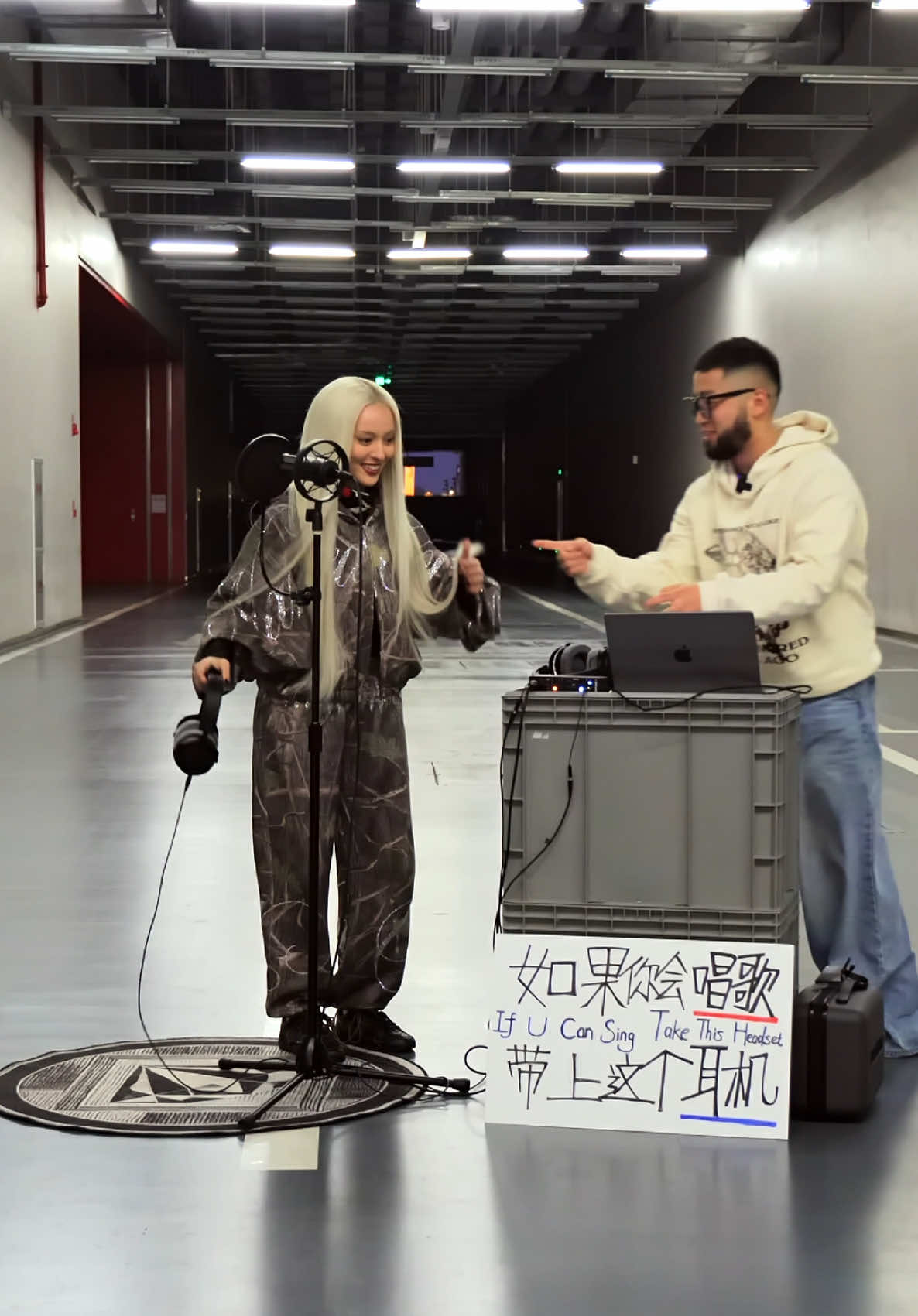 impromptu porcelain performance never hurt anyone 🙂‍↔️