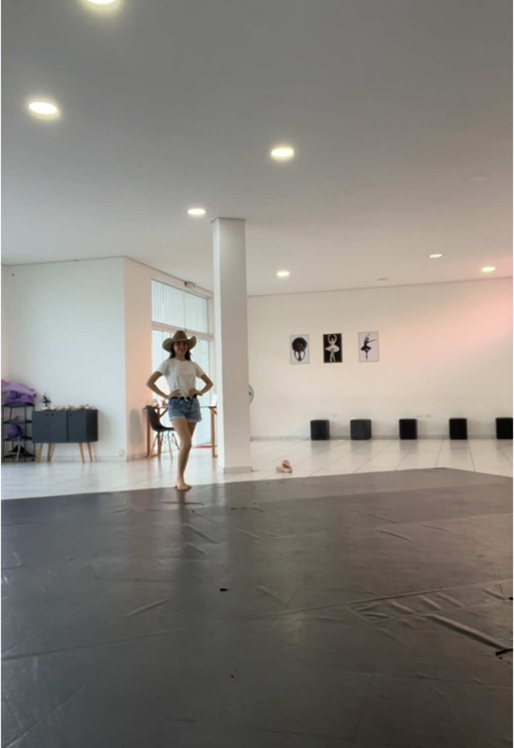 Criando desfile👸🏼#country #rainhadorodeio #passarela #fyy #desfile #trajecountry #coreografiaderainha 