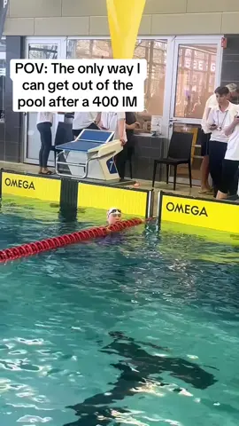 Plus it’s the only time I can go over the lane line 💧😂 📸: @08 Swim Squad #swimmercheck #swimmerthings #swimmerproblems 
