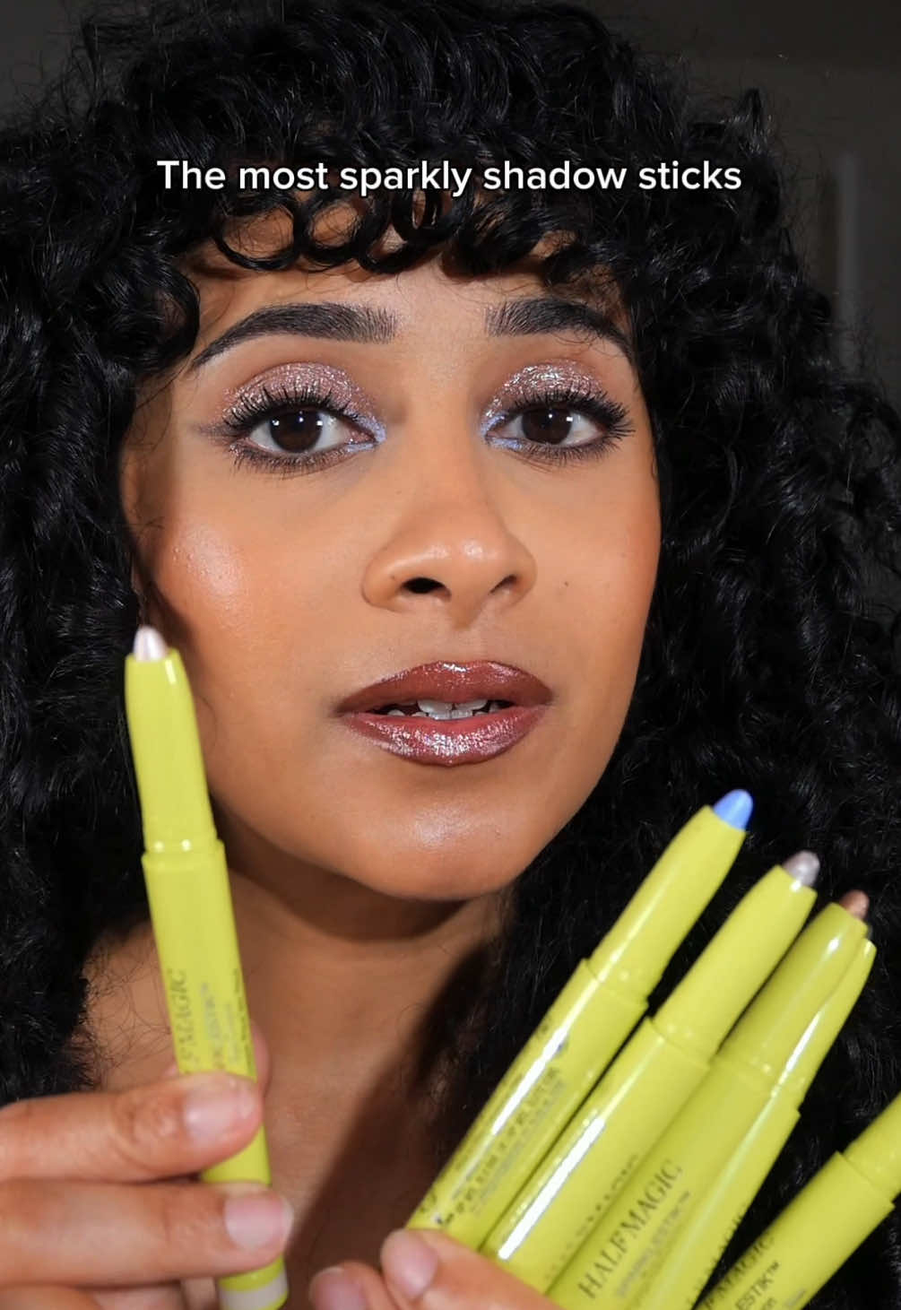 Half Magic Beauty slayed with these! The Sparklestik Eye Crayons are packed with glitter and sparkle and dry down to a budge proof finish. So perfect for on the go and all day wear.  *PR from @Half Magic  #halfmagicbeauty #halfmagic #shadowsticks #eyeshadowsticks #glittermakeup #glittereyeshadow #makeup #makeuptips 