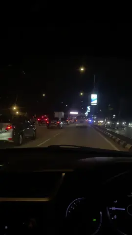 KL #fyp #fypage #fyppppppppppppppppppppppp #kualalumpur #malaysiatiktok #malaysia #driving #traffic #night 