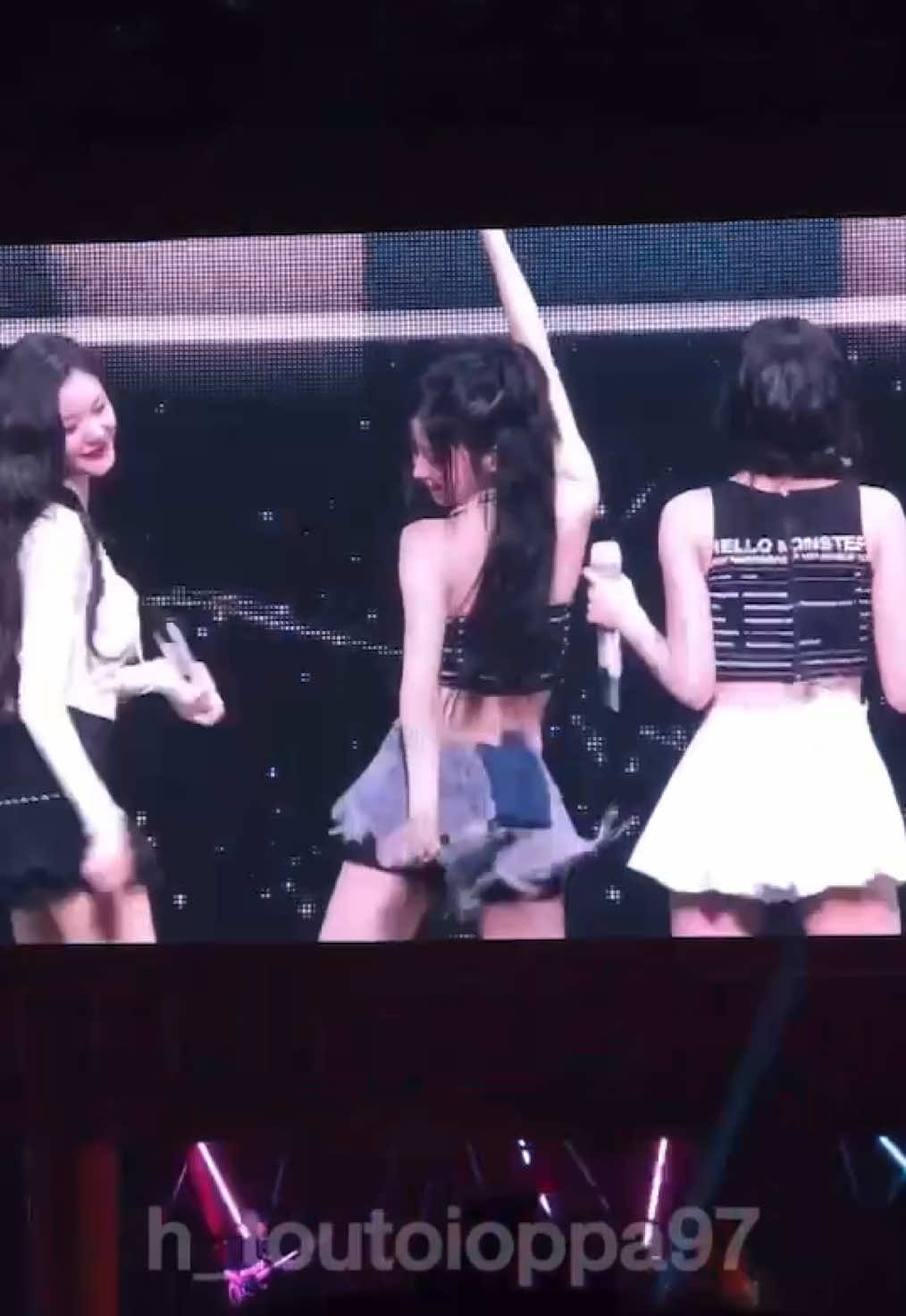 [📹]250412 น้องอาสะทเวิร์คแต่ละทีแอดมินจะวูบบ🥹❤️‍🔥🐰 Cr.H_toutoioppa97 ASA SWALLOWED UP KANAGAWA #HELLOMONSTERSinKanagawa_D4 #アサの圧に神奈川が沸いた #BABYMONSTER #ENAMIASA