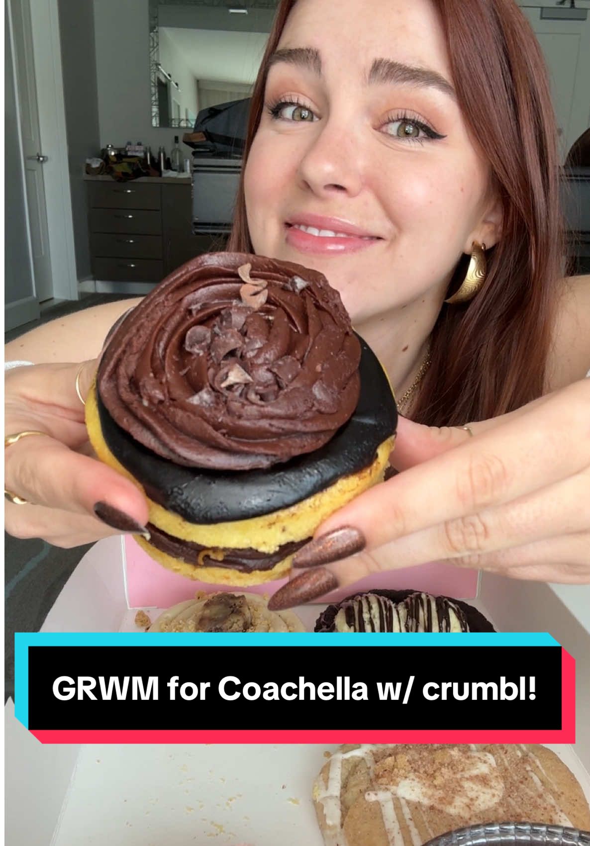 Fit check 🤝🏻 mukbang #Foodie#fyp#crumbl#coachella 