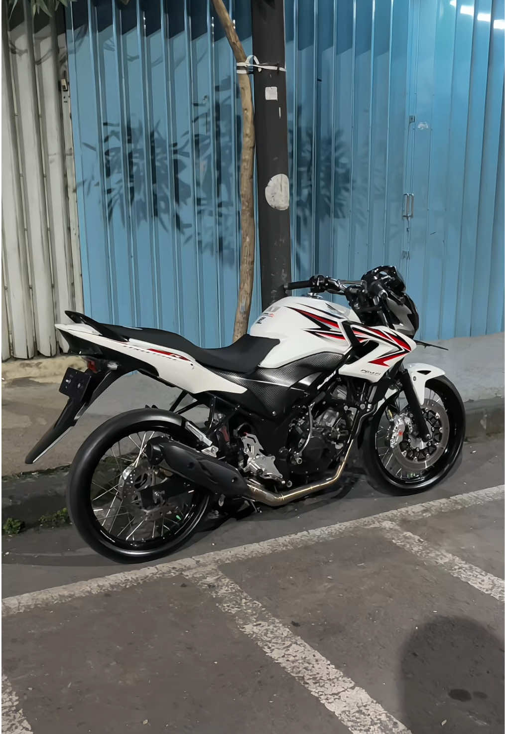 Coba Perhatikan Detik Akhir 😂 Knalpot @AEROMAX_EXHAUST #cb150r #cb150rmodifikasi #cb150r_jarijari #cb150rminimalis #cb150rold 