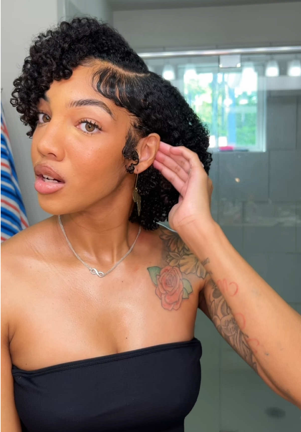 My hair has grown so much! Am I a mousse girl now 👀 @Camille Rose @MICHE Beauty  #naturalhair #curlyhairroutine #washandgo #shortnaturalhair #naturalhairtiktok 
