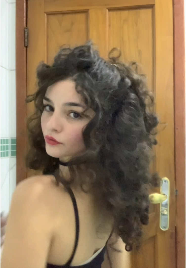 o cabelo igual um ninho esse é o conceito bjs