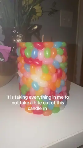 it just looks so tasty and smells like jelly beans #easter #eastercandle #jellybeans #jellybeancandle 