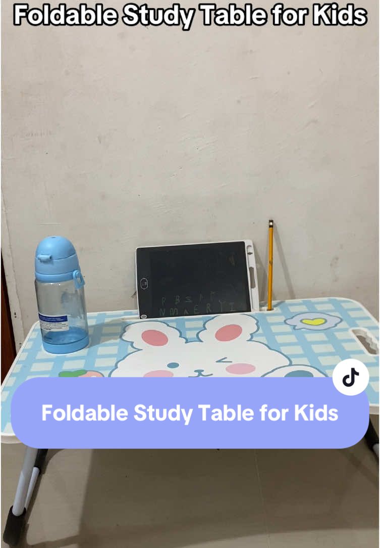 Foldable study table for kids kung wala kayong space sa bahay nyo na pwede lagyan ng table maganda itong foldable table na ito kase pag tapos nyo gamitin ifofold nyo lang yung paa ng table ah forda go pwede nyo na sya isandal kahit saan . #studytable #foldablestudytable #studytableforkids #foldabletable 
