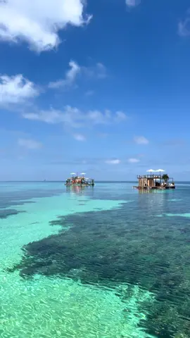 Ngôi nhà nhiệt đới trên biển 