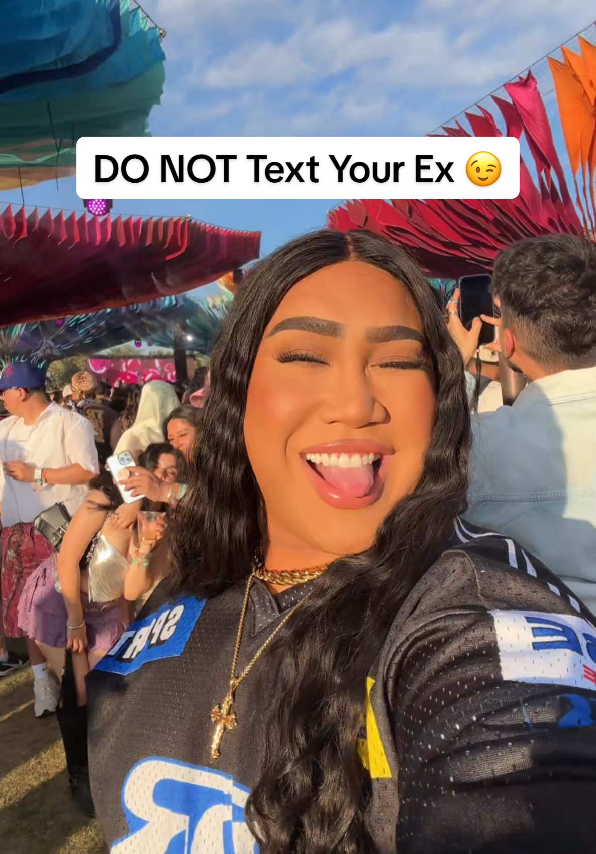 DO NOT text your ex ✋🏽📞🙅🏽‍♂️ #makeup #coachella #coachella2025