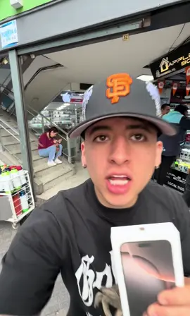 Unos huevos, una lech..  #iphonebogot #iphonedeexhibicion #bogotatecnologia 