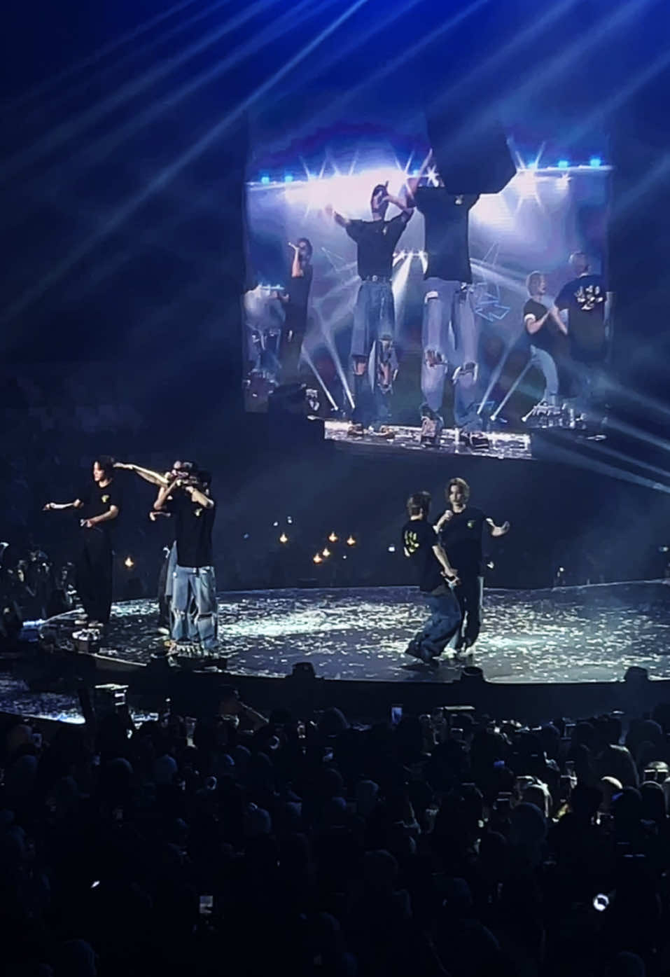 ENCORE  if I say I love you, and earth wind and fire… Performed by Boynextdoor in Jakarta Concert last night Knock on Jakarta #b#boynextdoor#b#boynextdoorinjakartab#bonedoknockonjakarta 