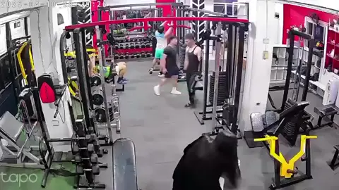 naka-record pala 'to sa CCTV HAHAHAHAHAHA utas, shout out sa nagedit hahaha putek😭 #gymrat #fyp  #foryou #gym  #GymLife  #fyppppppppppppppppppppppp #fypシ゚viral 