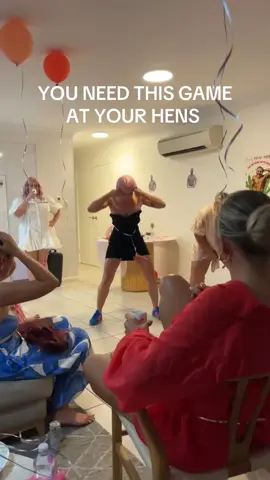 Who’s hungry for sausage 🌭 #hensparty #henspartygame #bachelorettepartyideas #wignight 