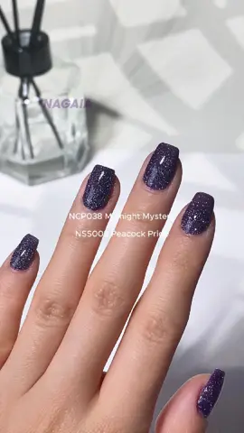 Stacking by two kind of color and super shine 💅✨ get your exclusive vibe no extra cost 👀 #purplenails #partynails #darknails #supershinenails #glitternails #diynails #cutenails #dipnails #dippowdernails #dipnailstutorial #dippowdernails #nailsinspo #thenagaia #fyp 