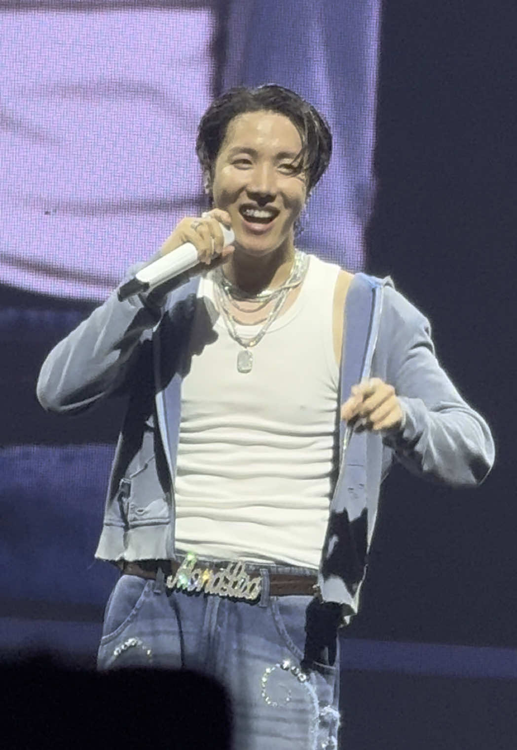 Jhope trying Taglish. Kyooooot! Hope on the Stage Manila Day 1 #jhope #junghoseok #제이홉 #정호석 #BTS #방탄소년단 #hopeonthestage #hopeonthestagemanila #hope_on_the_stage_tour_manila 