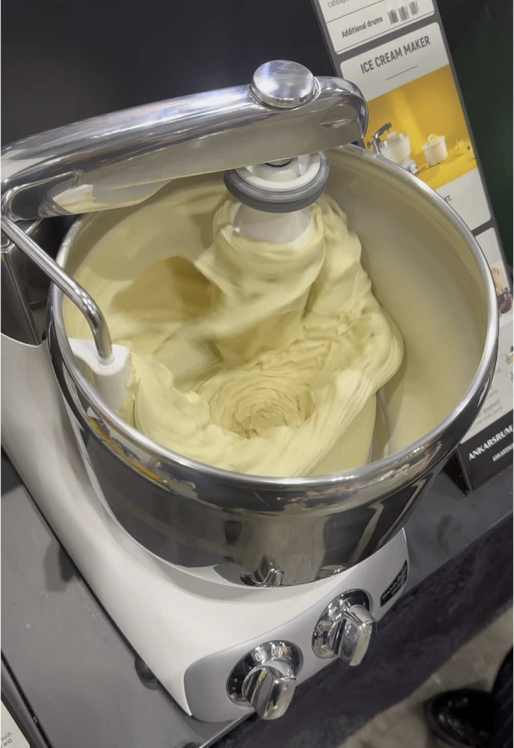 POV: You just leveled up your baking game. This isn’t just a mixer—it’s a Swedish workhorse. #Ankarsrum #BreadTok #KitchenGoals #BakingASMR @Ankarsrum Assistent Orginal 