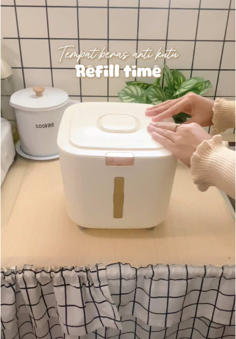 Ga nyesel beli ini, nyimpen beras jadi aman tanpa kutu, modelnya aesthetic pula✨ #tempatberas #dispenserberas #tempatberasestetik #angola #dailyvlog #dapurestetik 