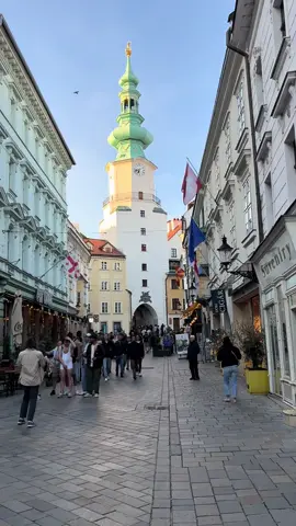 Nice day in Bratislava🇸🇰 #bratislava #slovakia #travel #bratislava_slovakia🇸🇰 #bratislavacity #slovakia🇸🇰 #slowakei #slovacka #nicedays #PlacesToVisit #blue #church #oldtown #mustsee 