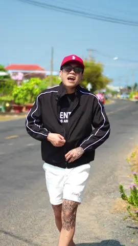 Áo khoác dù này khõi xợ bị nhắc anh em !  #ao #aokhoac #aokhoacdu #aokhoacnam #muataitiktok 