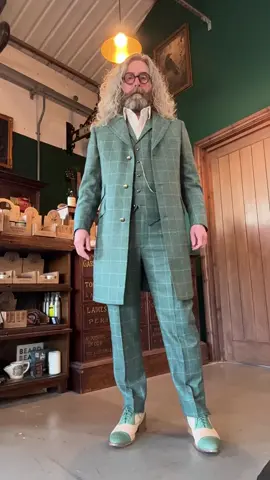 Spring suit from the wonderful Dashing Tweeds ! #vintage #style #wizard #unconventional #shine #outfit #quirky #eccentric #styletok #Love #fun #believe #unorthodox #barber #suit #spring 