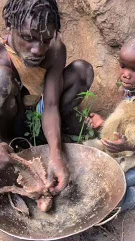 hadzabe tribe Eating delicious food