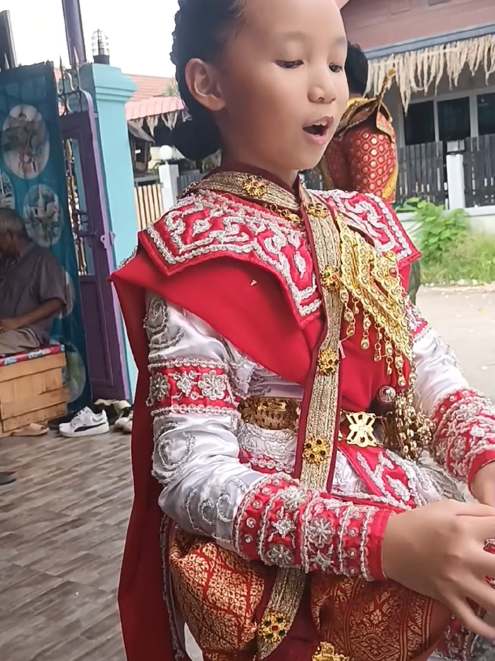 น้องอิ่มเอมในบทบาทพญาอนุชิต(หนุมานครองเมือง) #บ้านโขนครูมาร์ค  #บ้านโขนครูมาร์คลพบุรี  #คุณครูปังปอนด์  #น้องอิ่มเอม  #หนุมาน  #หนุมานครองเมือง 