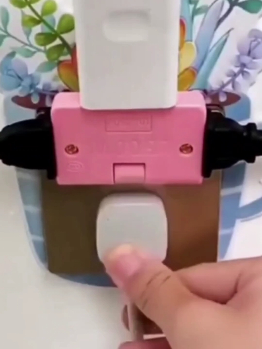 Rotatable Socket Converter 2500W One In Three 180 Degree Extension Plug US Multi Plug Mini