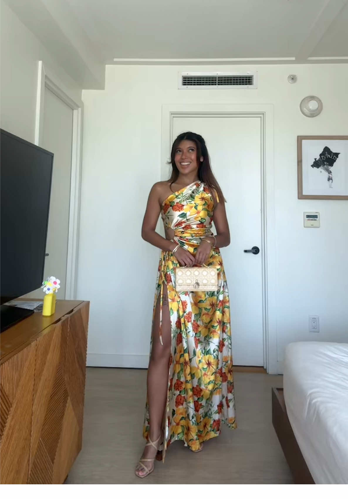 Feel like this dress is the epitome of wedding guest in Hawaii 🤭🌼🌺 (shame I couldn’t do my hair cause I forgot about the different voltages so my Dyson didn’t work 🙁) #hawaii #hawaiiwedding #weddingguestdress #weddingguestoutfit #weddingguestlook #hawaiicheck #fashiontok #tropicalwedding 