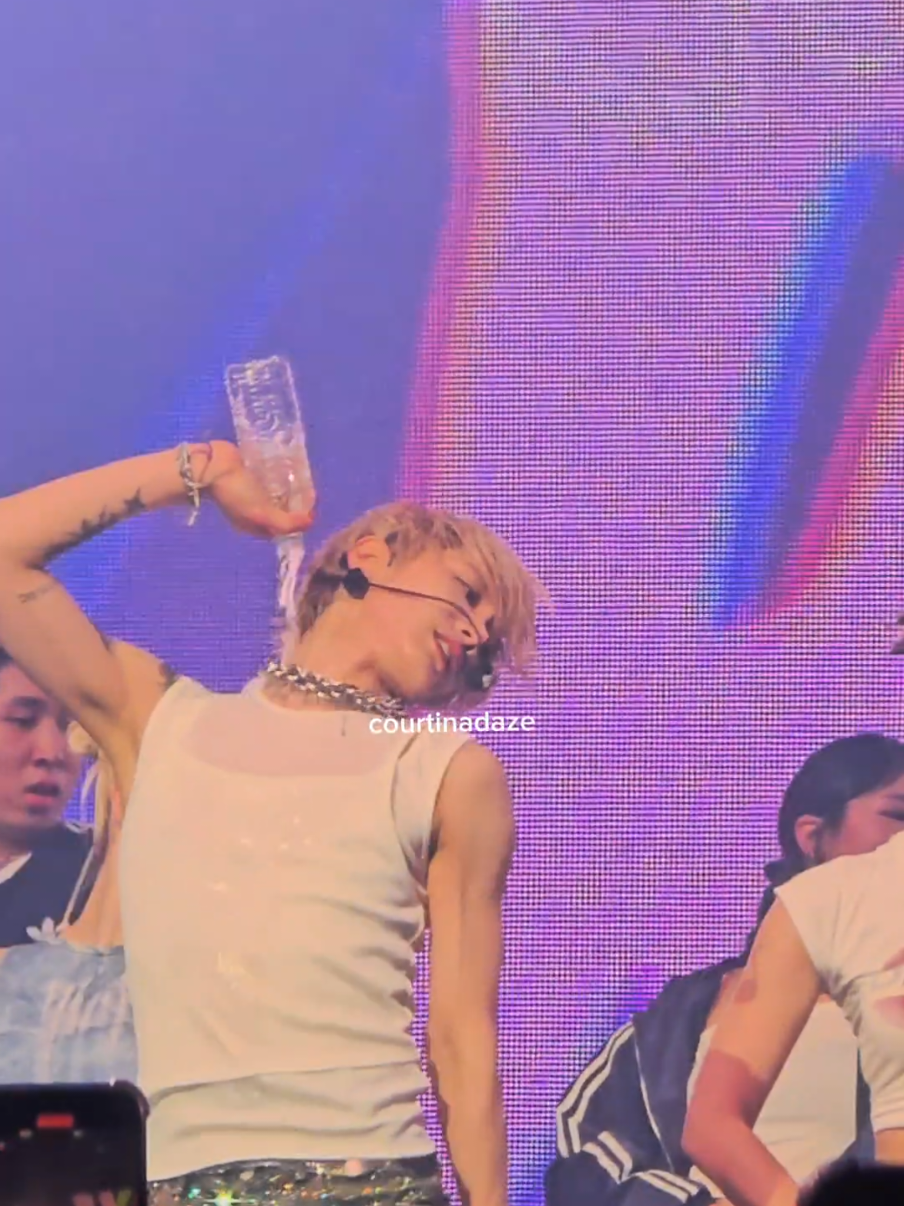 seeing 'water' live was not enough, i need it injected into my veins #2025TENCONCERT1001MOVEMENT #ten #wayv #nct 